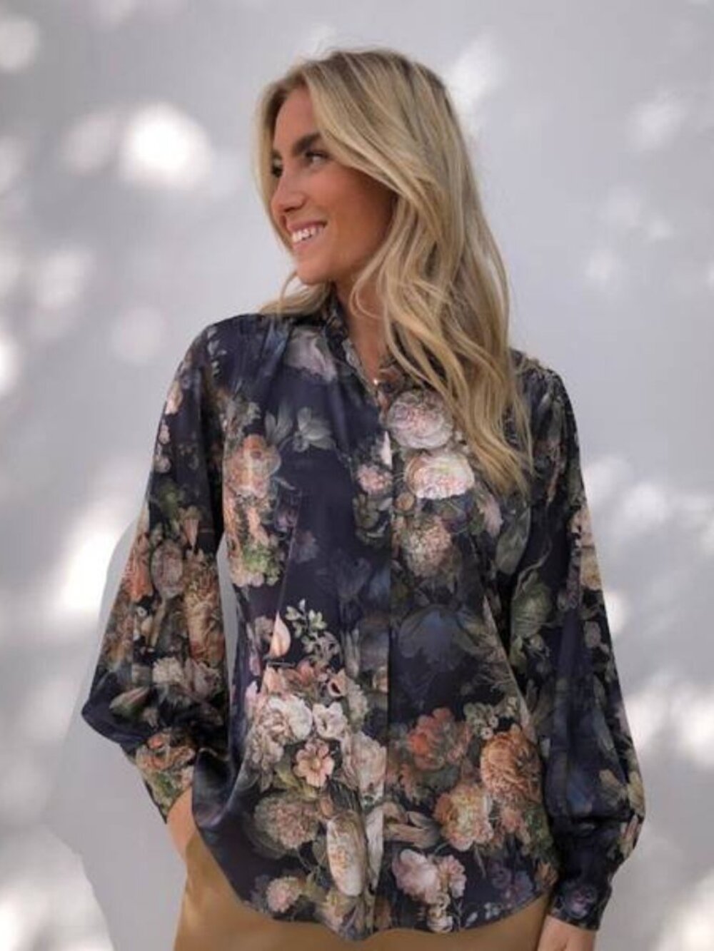Karmamia Cornelia Shirt Silk Blouse – Indigo Bloom Floral NWT Size Small